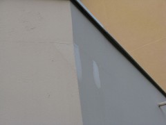 Les tâches claires, c'est de l'eau